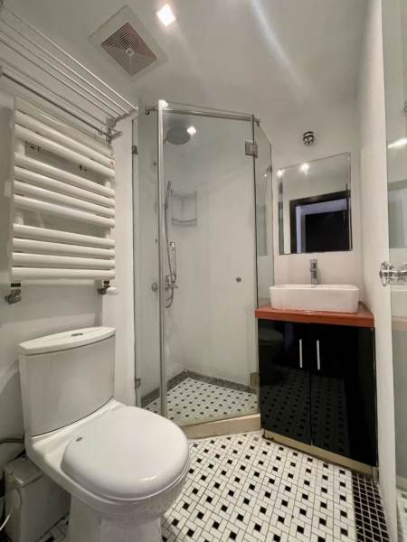 Housing image — Bathroom