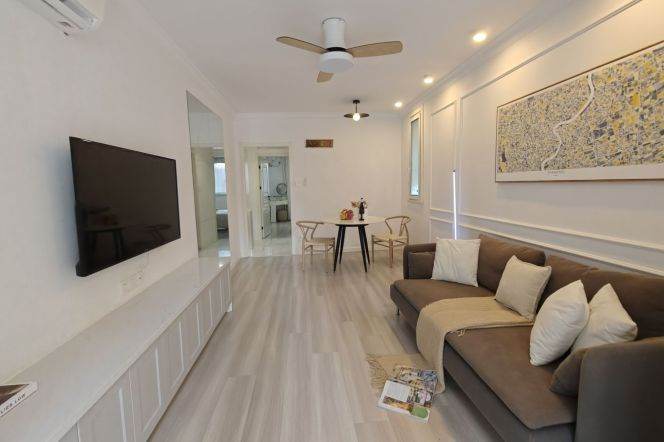 1BR Apartment in Xujiahui with Terrace (L3/L4/L10)