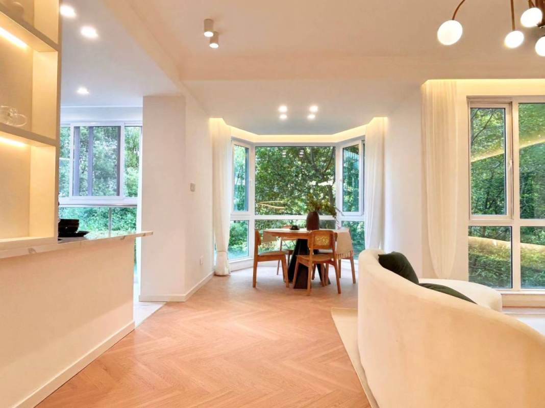Housing image — Living Room