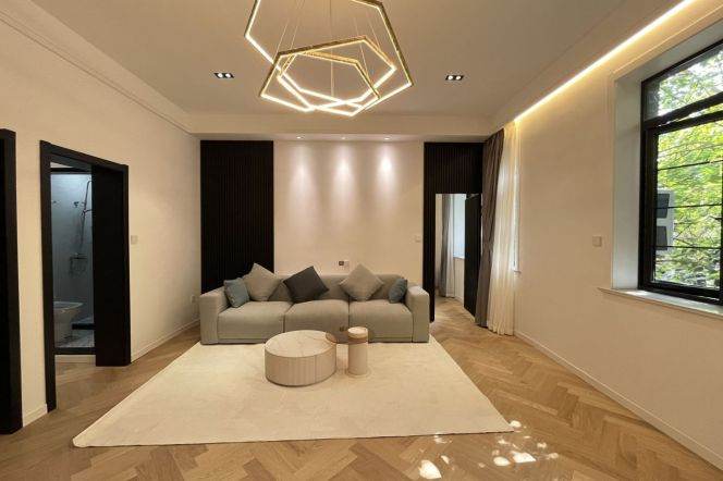 Spacious 2BR Heritage Apartment in Old Xuhui