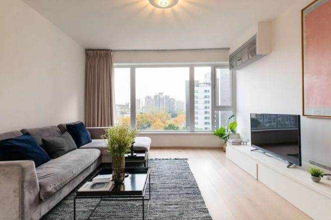 Spacious 3BR Apartment near Century Park with Floor-to-Ceiling Windows