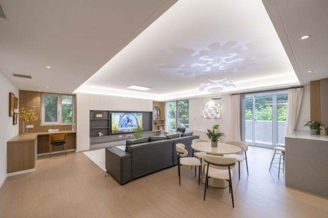 Spacious 2BR Apartment near Dapuqiao Metro with Terrace (L9/L12)