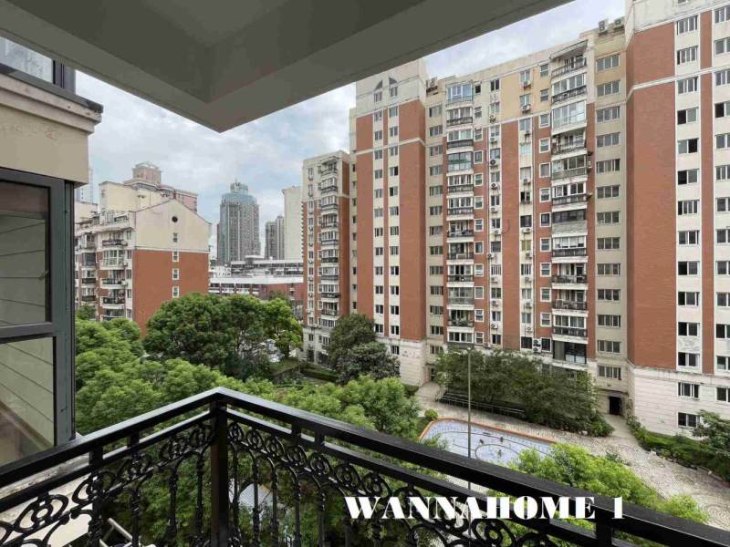 Housing image — Balcony