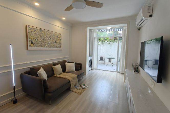 1BR Apartment in Xujiahui with Terrace (L3/L4/L10)