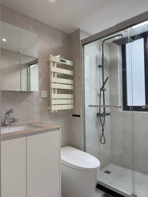Housing image — Bathroom