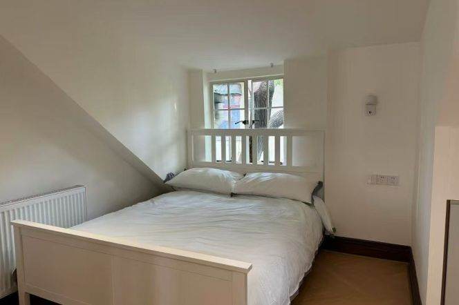 Spacious 1BR Lane House in Old Xuhui with Terrace (L10)
