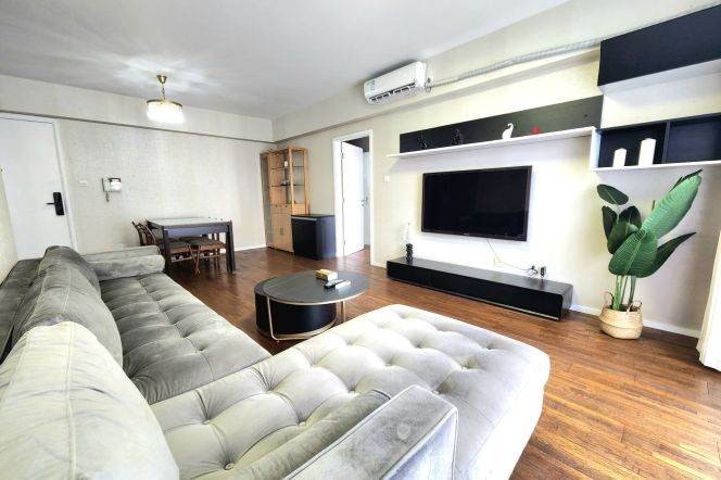 High-Floor 2BR Apartment near Shanghai Jiao Tong University