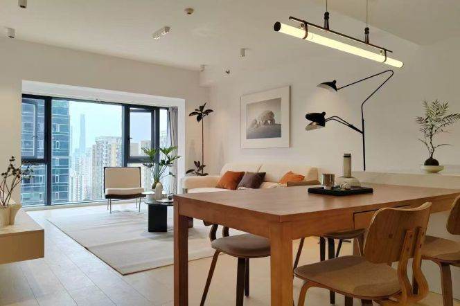 High-Floor Spacious 2BR Apartment near Hanzhong Rd Metro (L1/L3/L4/L12/L13)