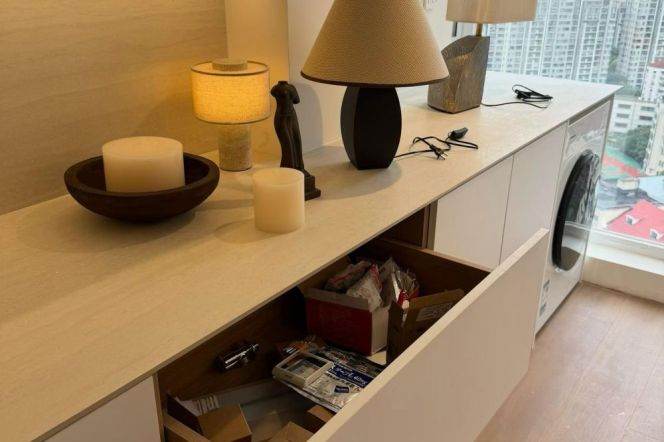High-Floor 3BR Apartment in Jing'an (L7)