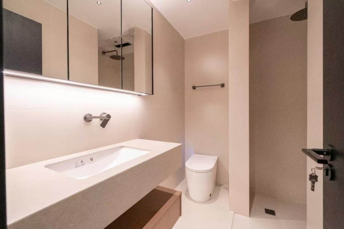 Housing image — Bathroom
