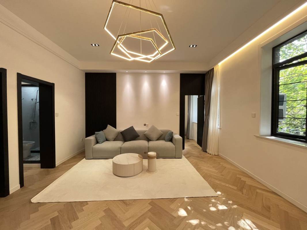 Housing image — Living Room