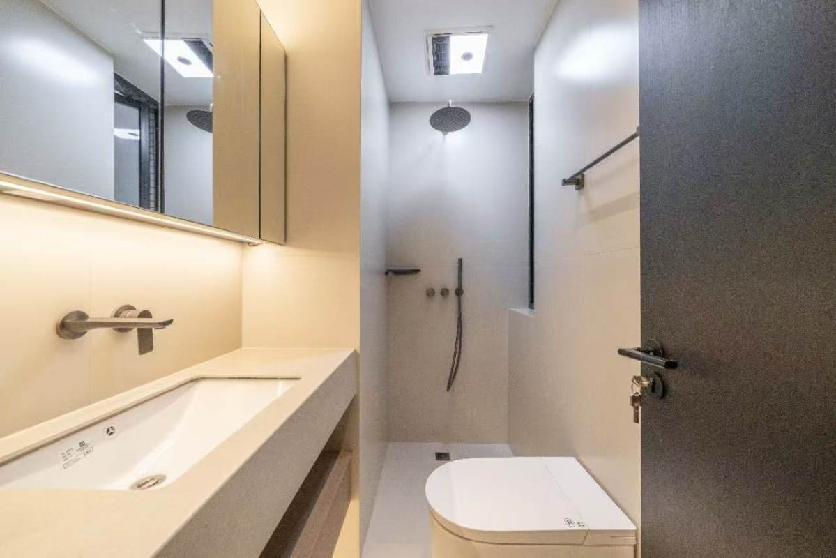 Housing image — Bathroom