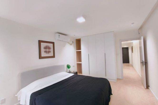 High-Floor 1BR Apartment near Shanghai Stadium Metro (L4)