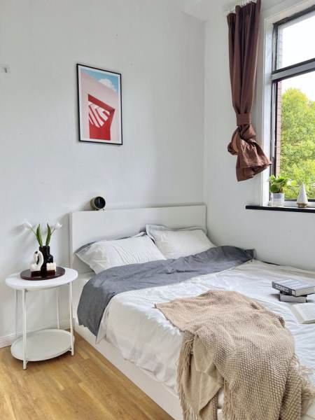 Housing image — Bedroom
