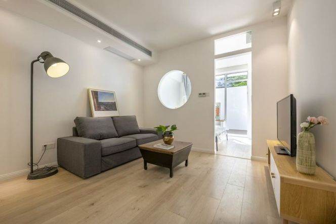 1BR Apartment near Zhongshan Park with Terrace (L11/L13)
