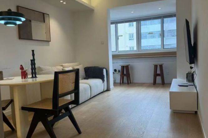 1BR Apartment near Nanjing Xi Lu (L2/L12/L13)