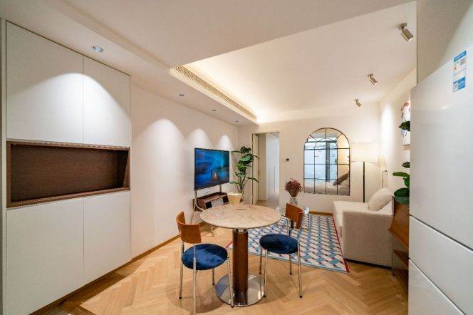 1BR Apartment near Jiaotong University Metro with Terrace
