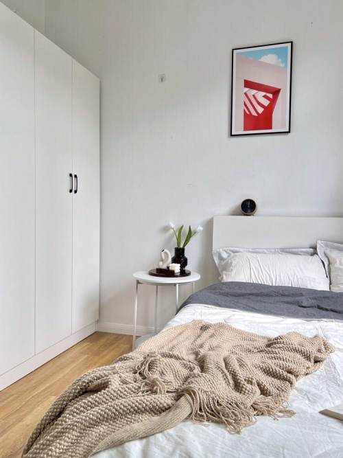 Housing image — Bedroom