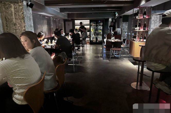Spacious Studio Commercial Space in Jing'an