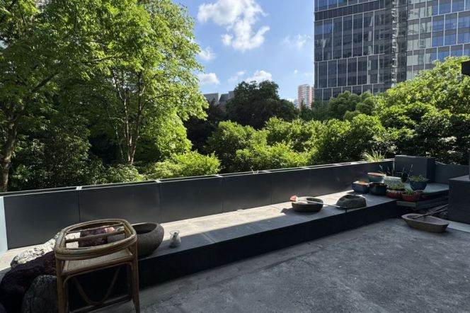 Spacious 4BR Apartment at 8 Park Avenue (L7)