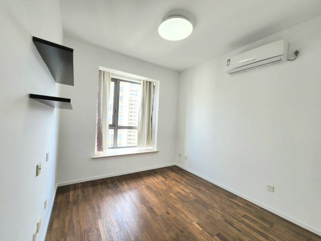 Housing image — Living Room