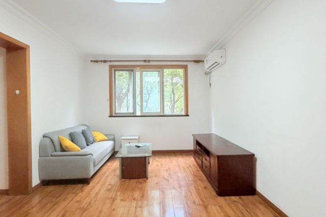 2BR Apartment near Jiangsu Rd Metro (L2/L11)