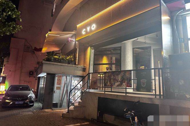 Spacious Studio Commercial Space in Jing'an