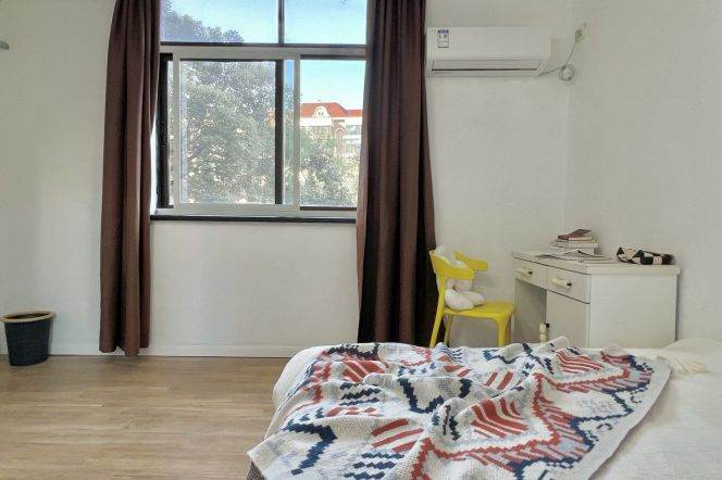 6BR Shared Apartment near Nanjing Xi Lu with Green View (L2/L12/L13)
