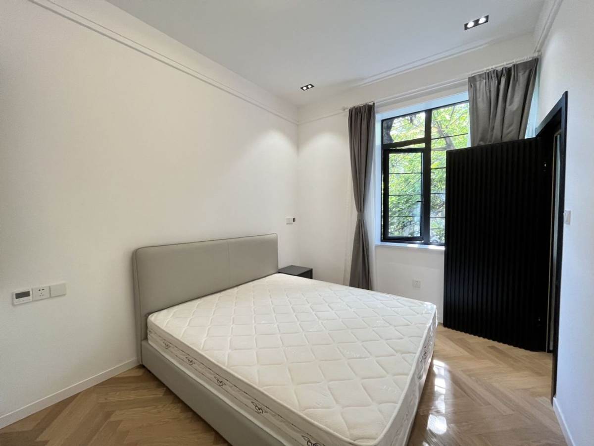 Housing image — Bedroom