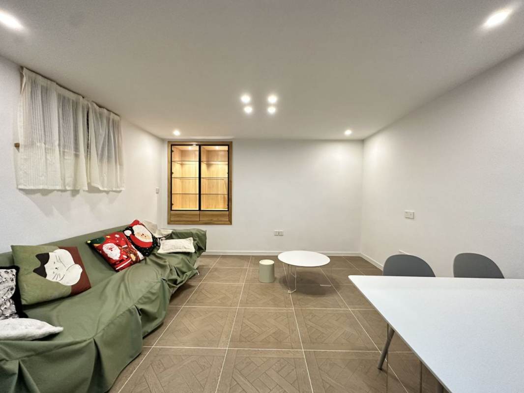 Housing image — Living Room