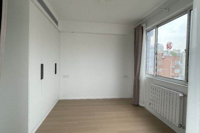 2BR Apartment near Hongqiao Rd Metro