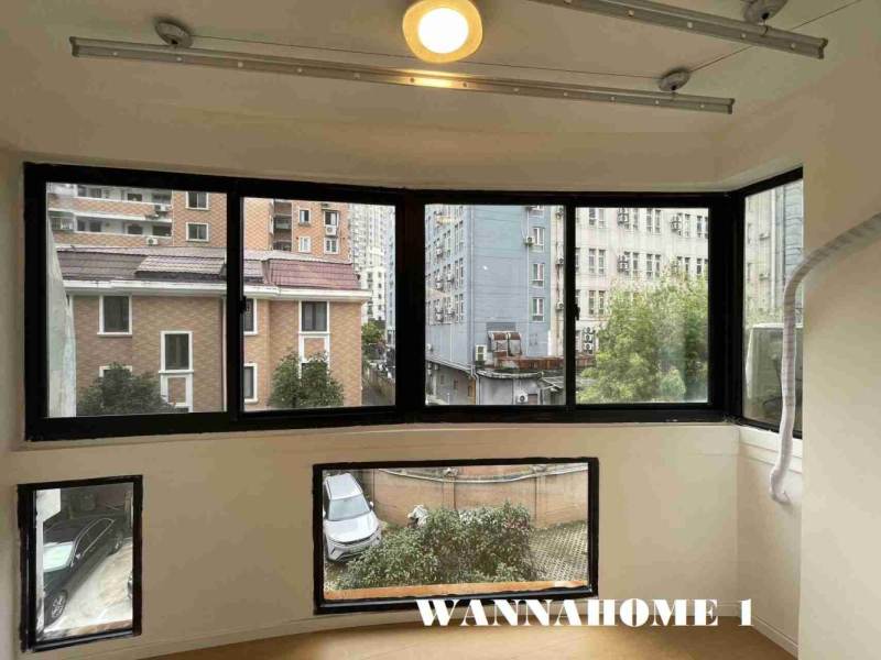 Housing image — Balcony