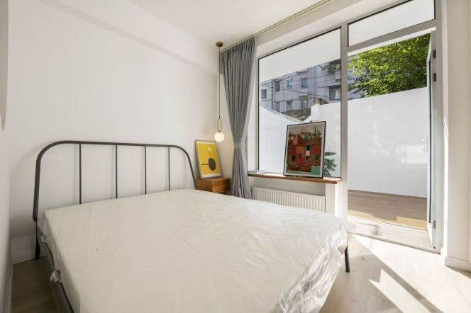 1BR Apartment near Zhongshan Park with Terrace (L11/L13)