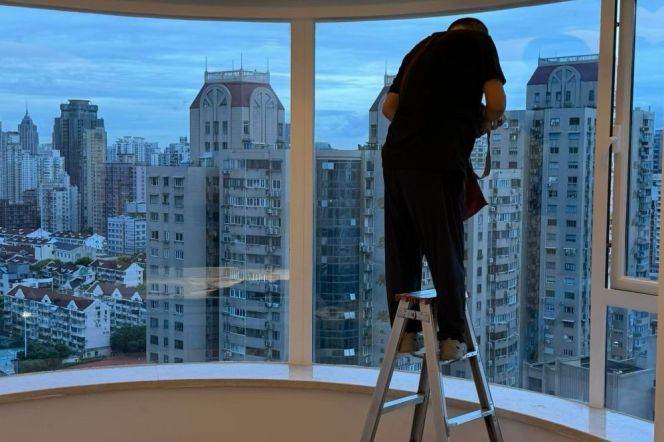 High-Floor 3BR Apartment in Jing'an (L7)