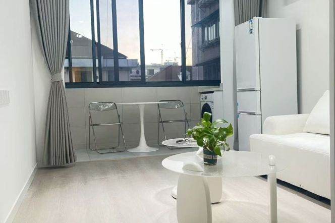 1BR Apartment in Old Xuhui (L10/L11)
