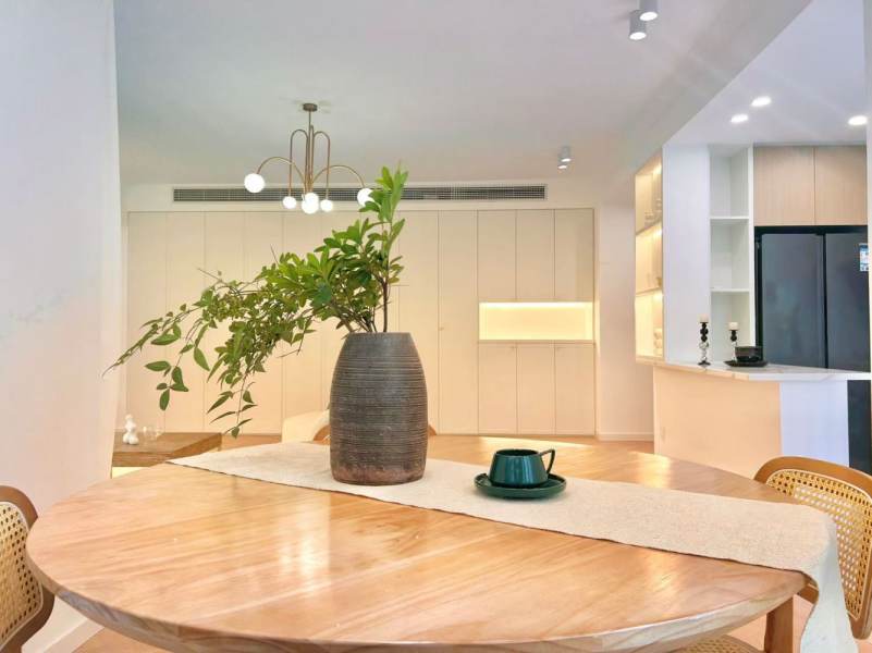 Housing image — Dining Area