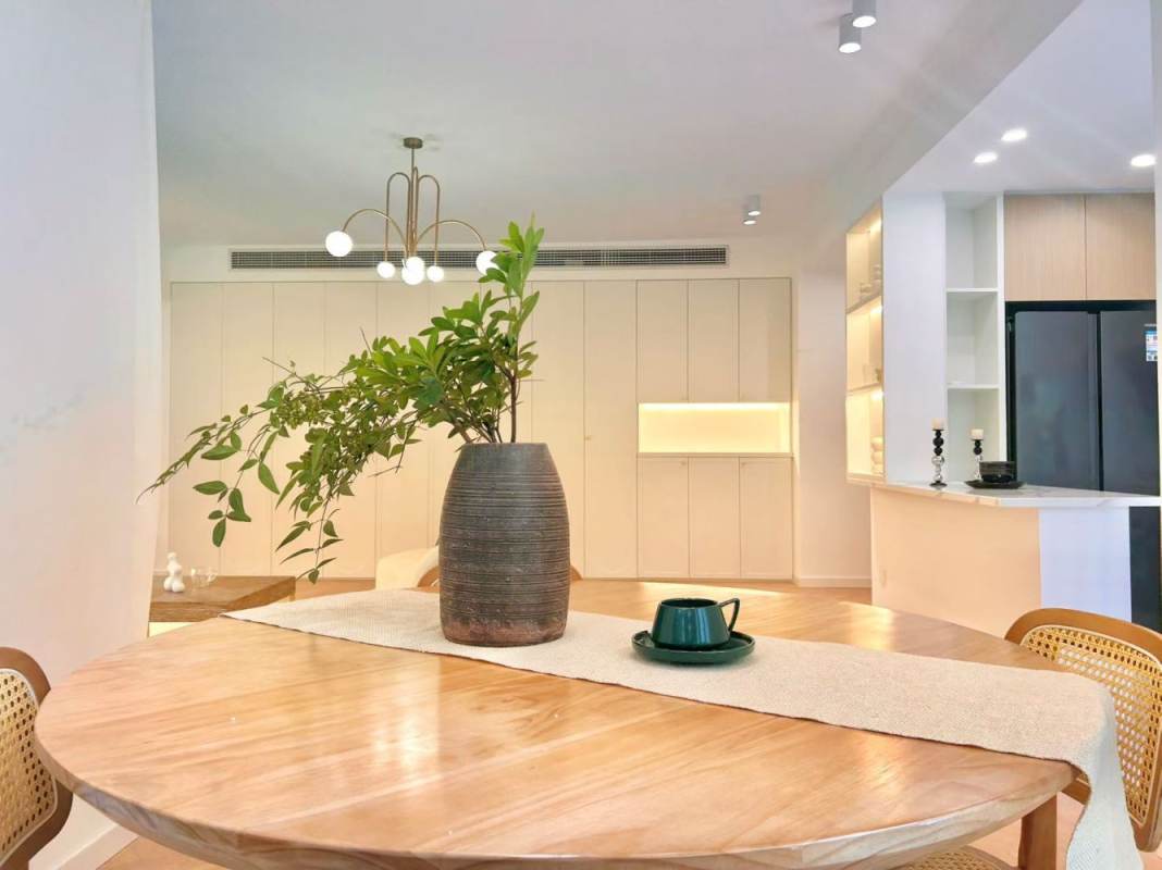 Housing image — Dining Area