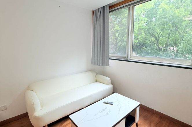 2BR Apartment near Jiangsu Rd Metro (L2/L11)