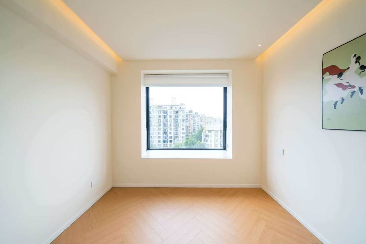 Housing image — Bedroom