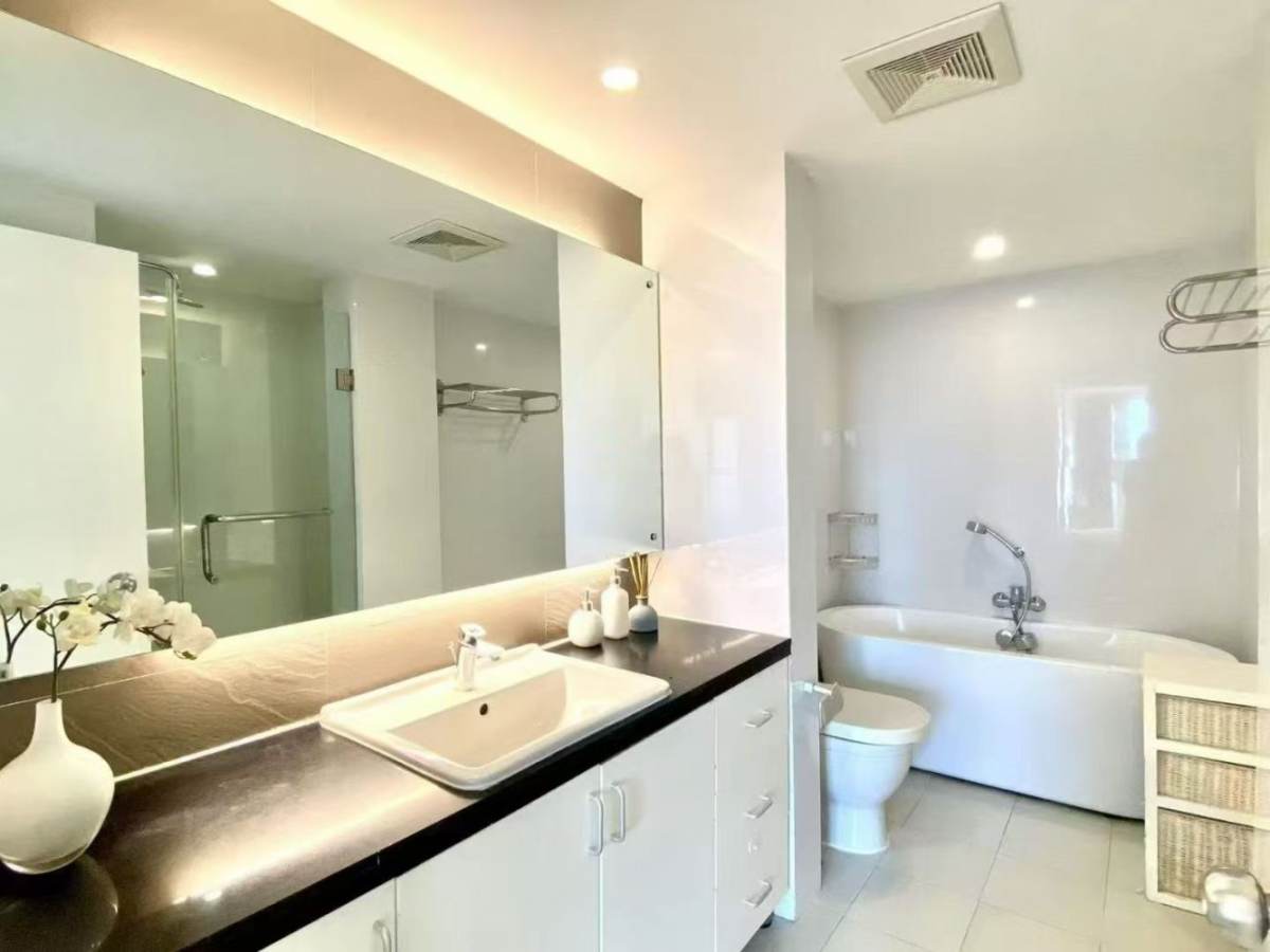Housing image — Bathroom