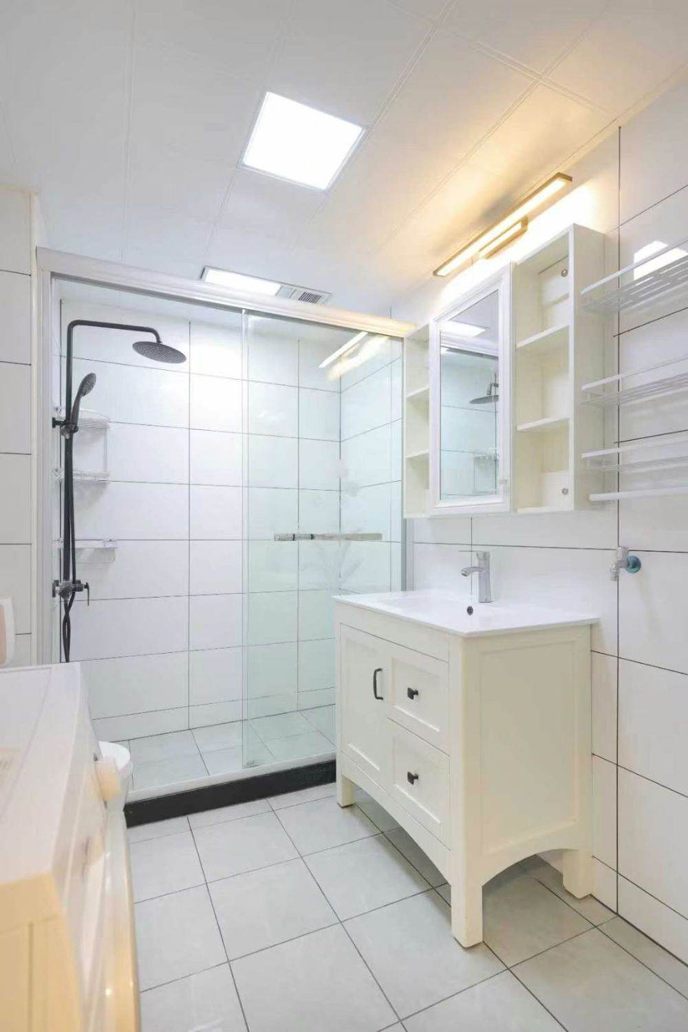 Housing image — Bathroom