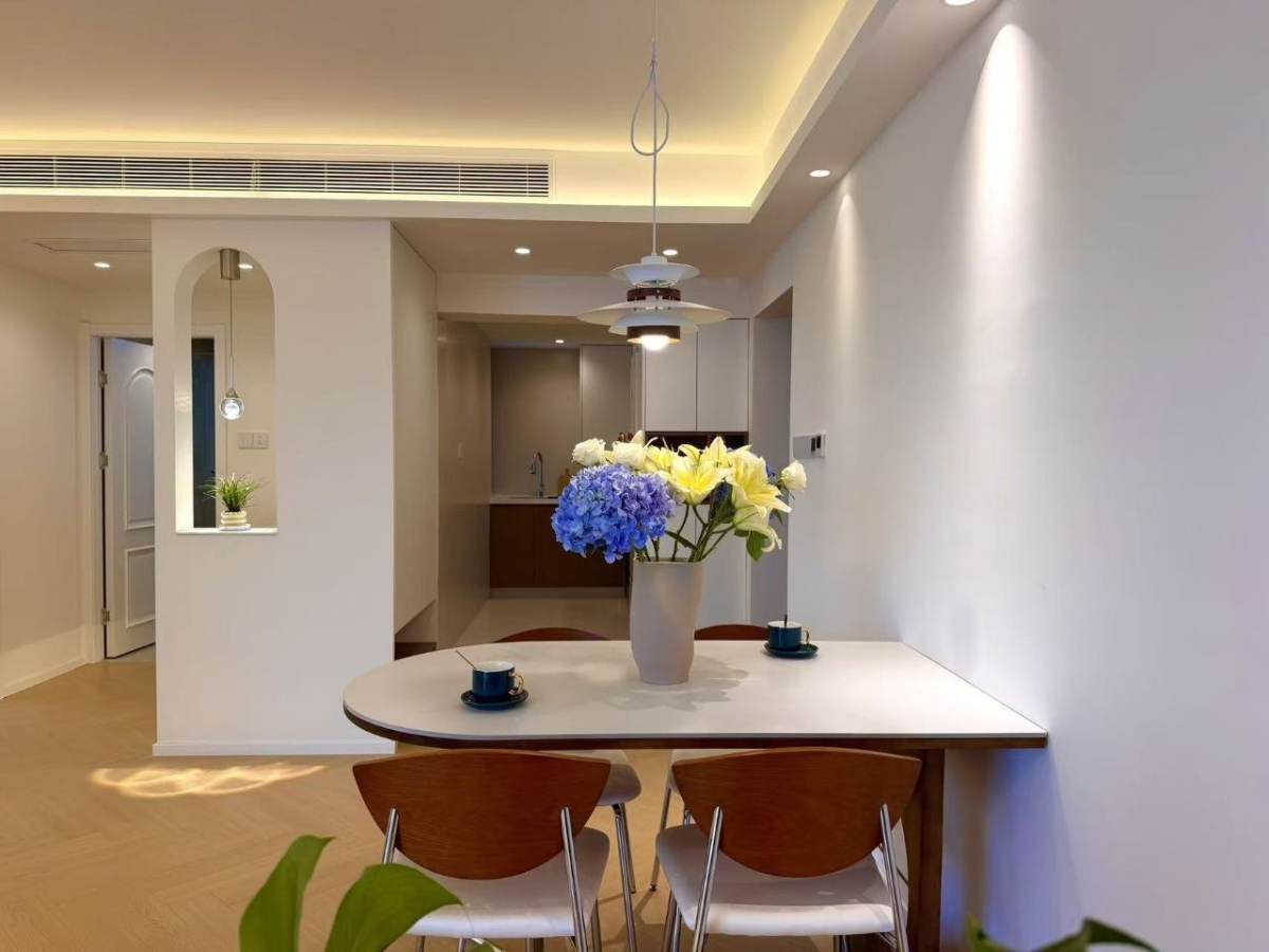 Housing image — Dining Area