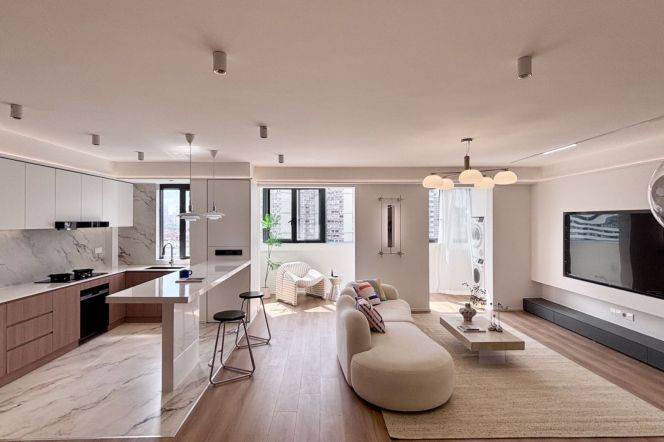 Spacious 2BR Apartment in Jing'an