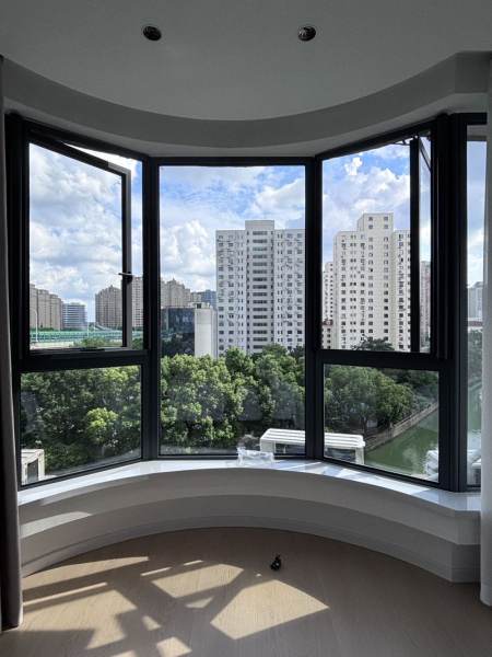 Housing image — Balcony