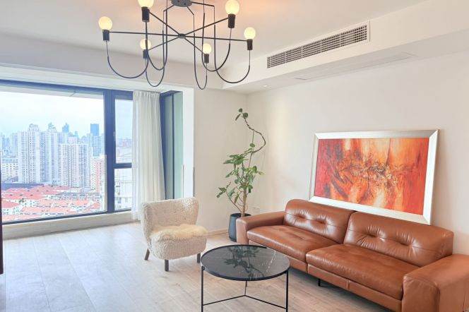 High-Floor 2BR Apartment near Zhongshan Park (L2/L3/L4)