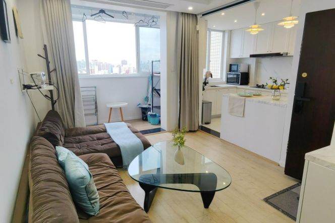 High-Floor 1BR Apartment near Caobao Rd Metro (L1/L12)