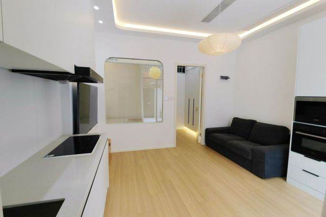 1BR Lane House near Jiaotong University Metro with Private Garden (L1/L10/L12)