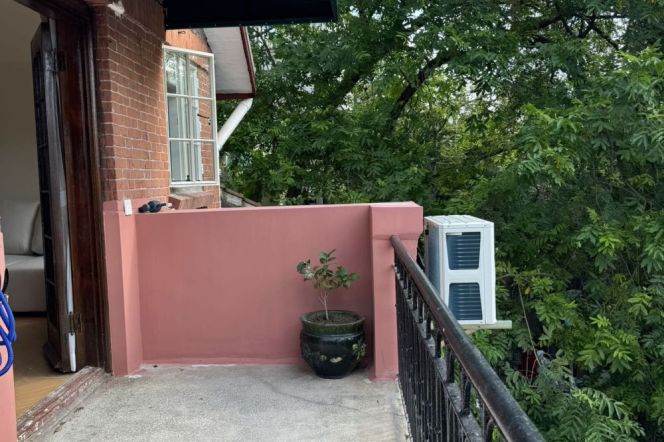 Spacious 1BR Apartment in Old Xuhui (L1/L10)