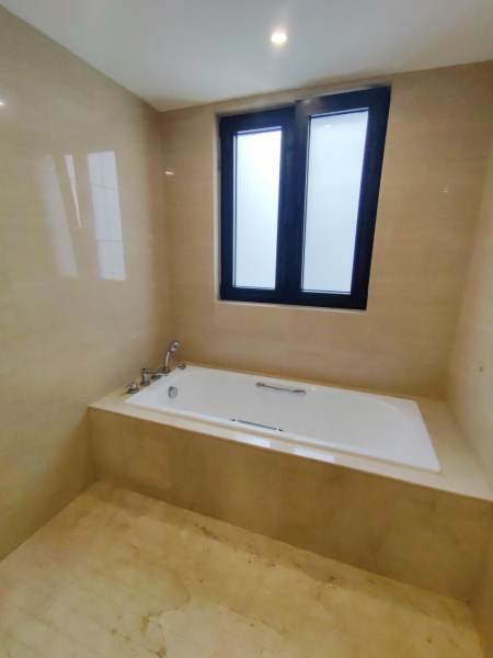 Housing image — Bathroom