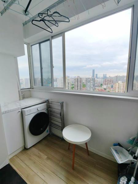 Housing image — Balcony